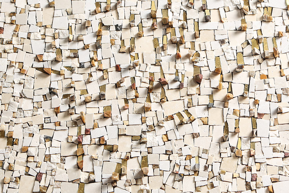 Mosaïque de marbre, or et silex en relief