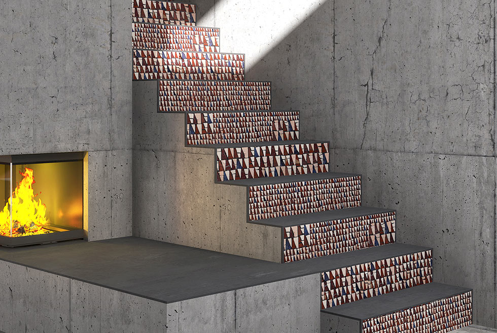 vue des contre-marches en mosaïque sur escalier en béton